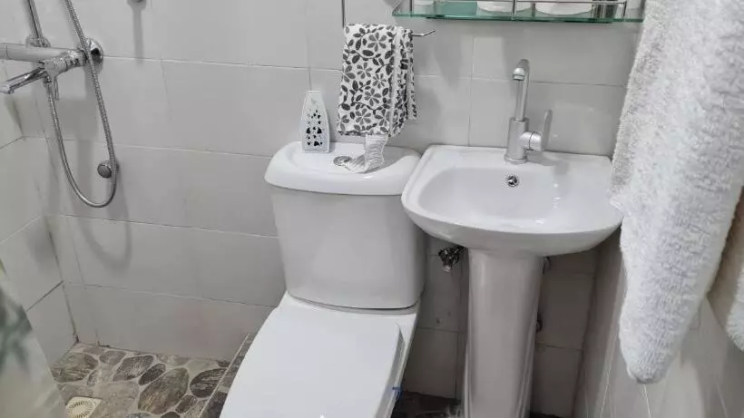 ベッドアンドブレックファースト Nesta Barron  Home Away From Home