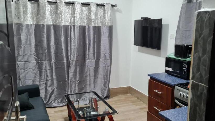 مبيت وإفطار Nesta Barron  Home Away From Home