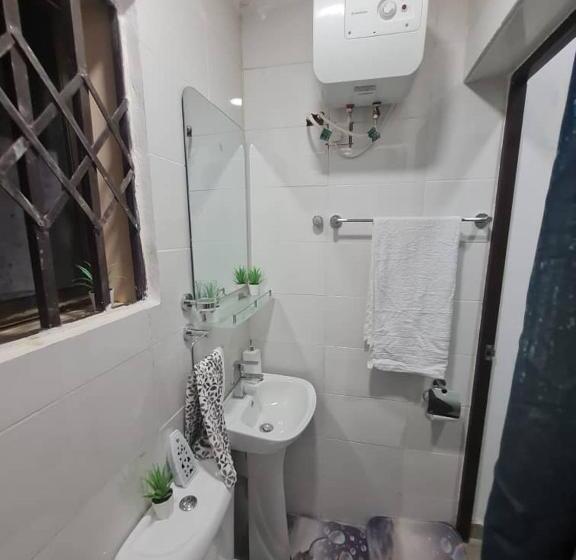 مبيت وإفطار Nesta Barron  Home Away From Home