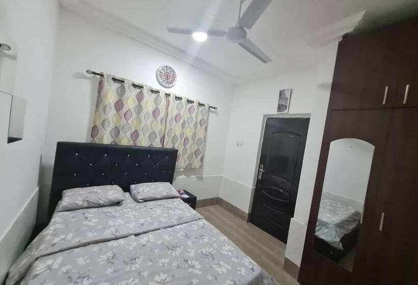 مبيت وإفطار Nesta Barron  Home Away From Home