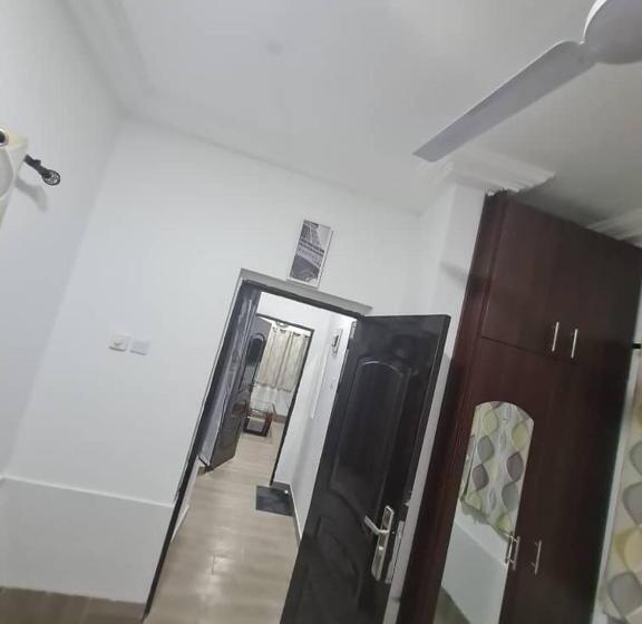 مبيت وإفطار Nesta Barron  Home Away From Home