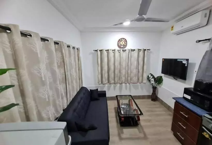 ベッドアンドブレックファースト Nesta Barron  Home Away From Home