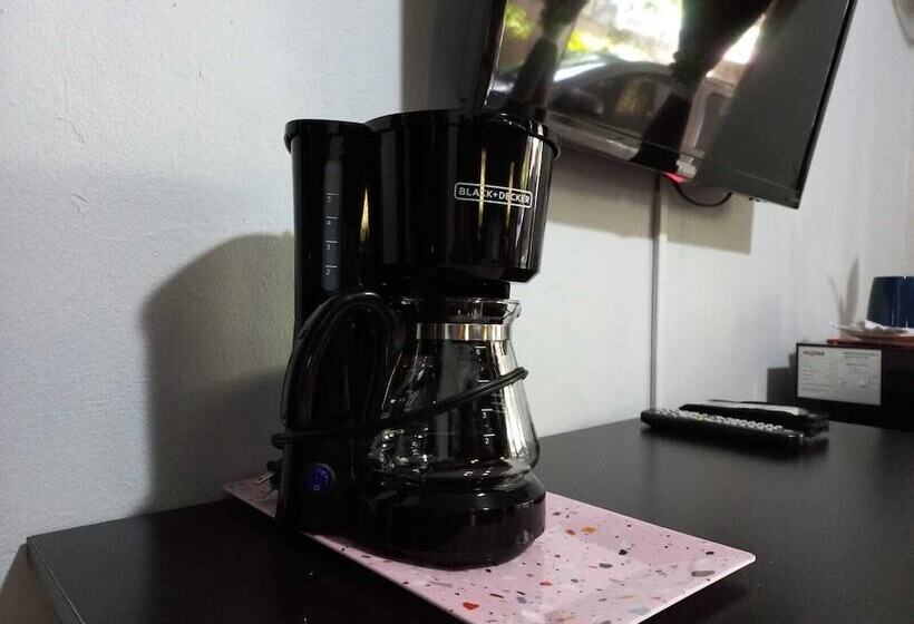 تختخواب و صبحانه Sunrise House