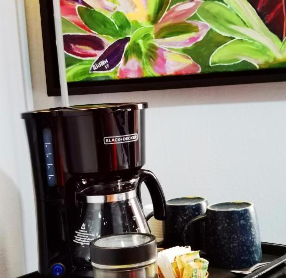 تختخواب و صبحانه Sunrise House