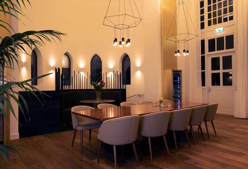 בית מלון כפרי Doubletree By Hilton Sittard