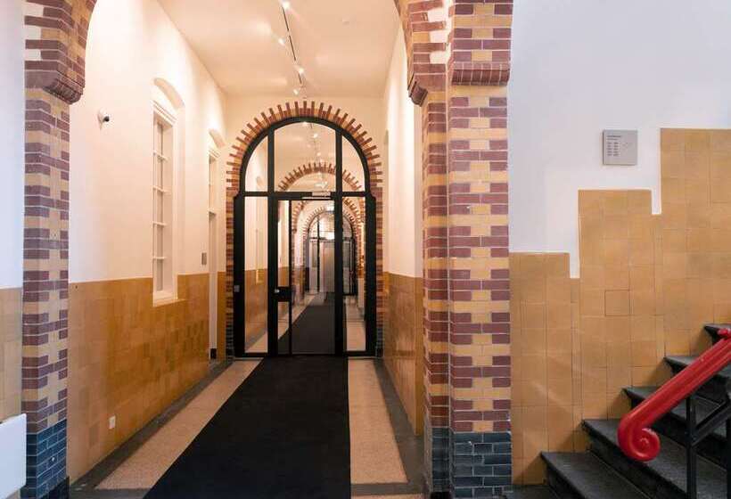 בית מלון כפרי Doubletree By Hilton Sittard