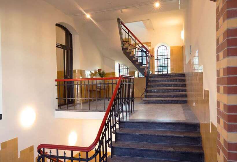 בית מלון כפרי Doubletree By Hilton Sittard