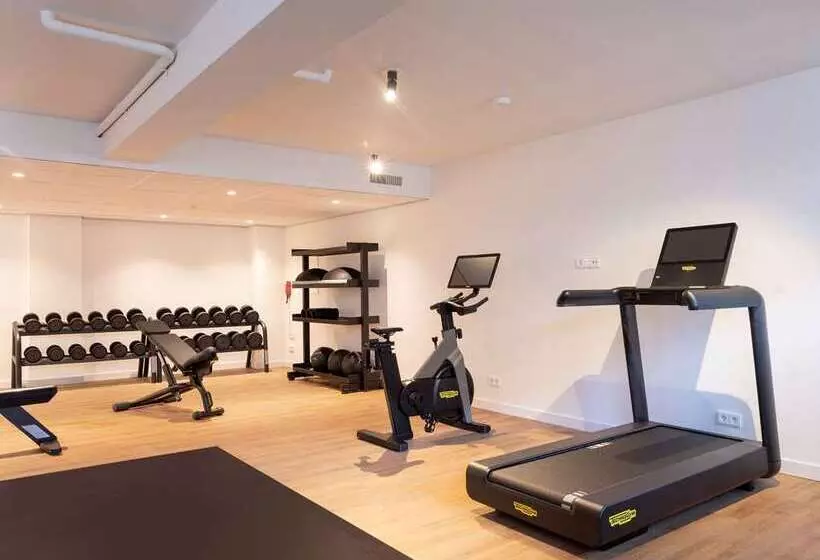 Hotelli Doubletree By Hilton Sittard