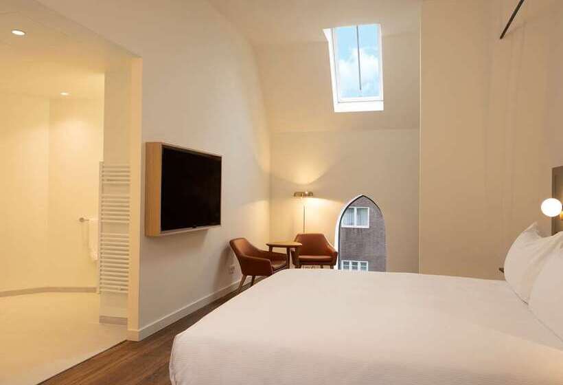 בית מלון כפרי Doubletree By Hilton Sittard