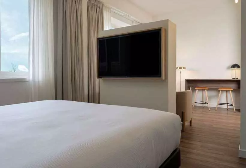 Hotelli Doubletree By Hilton Sittard