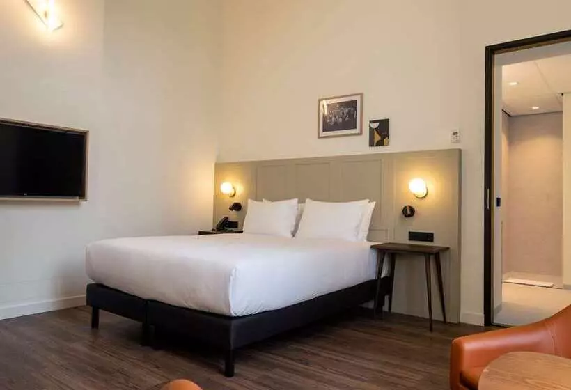 Hotelli Doubletree By Hilton Sittard