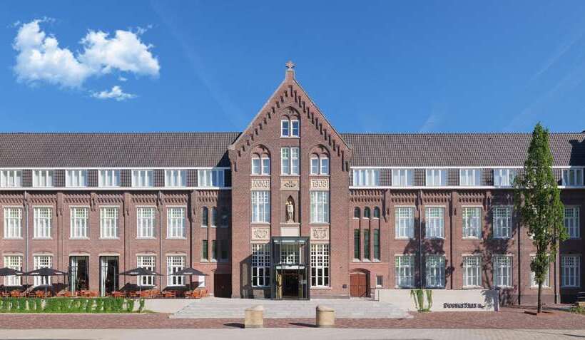 בית מלון כפרי Doubletree By Hilton Sittard