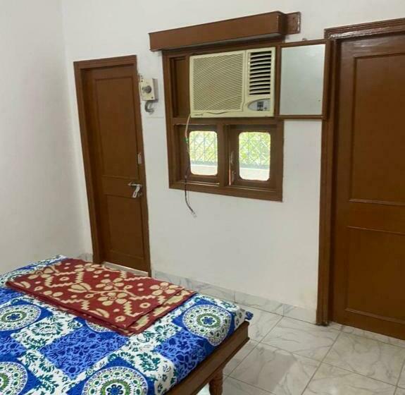 Отель Oyo 82660  Flamingo