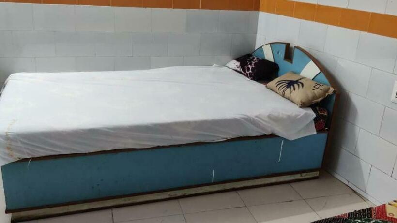 Отель Oyo 82660  Flamingo