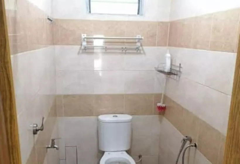 Hotelli Oyo 90335 Merkang Guesthouse