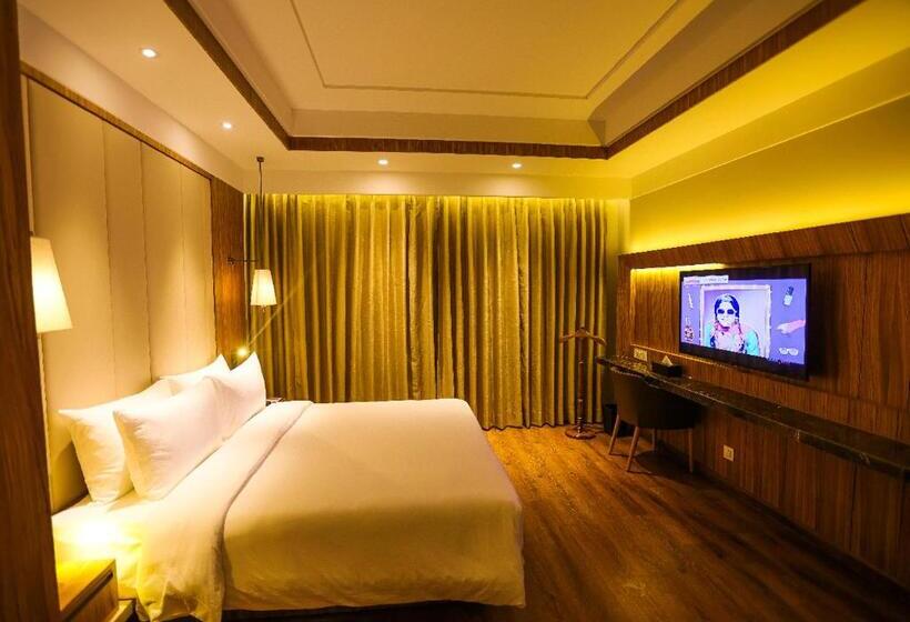 هتل Radisson Bhopal