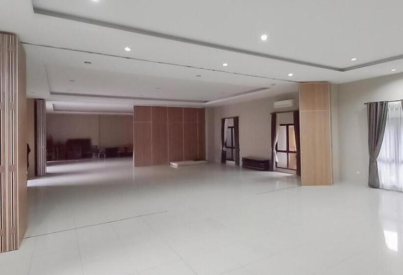 Szálloda Reddoorz Premium @ Griya Inkoppabri Cisarua Puncak