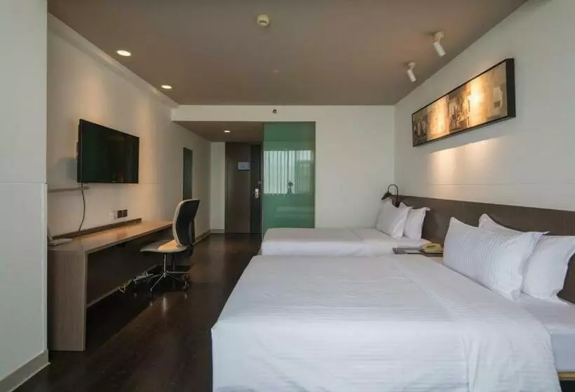 Microtel By Wyndham Kunming City Center