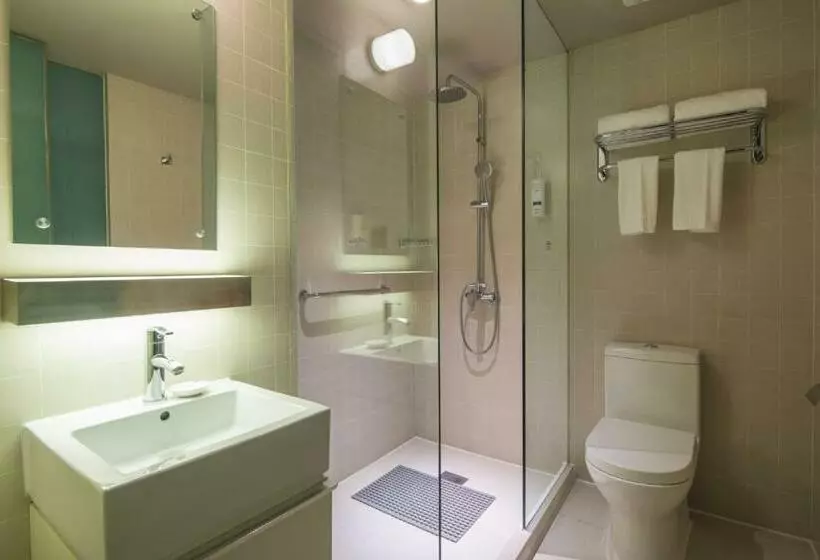 Microtel By Wyndham Kunming City Center