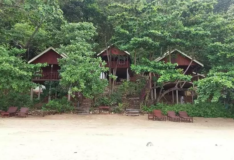 پانسیون Kohjum Seafront Resort