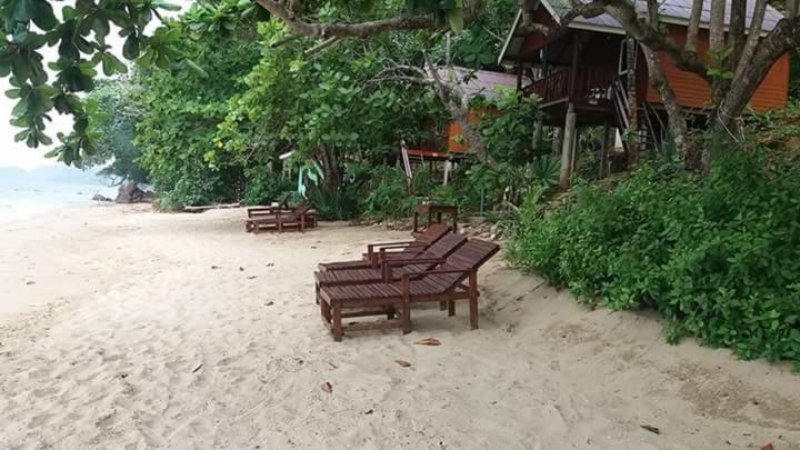 膳宿费 Kohjum Seafront Resort