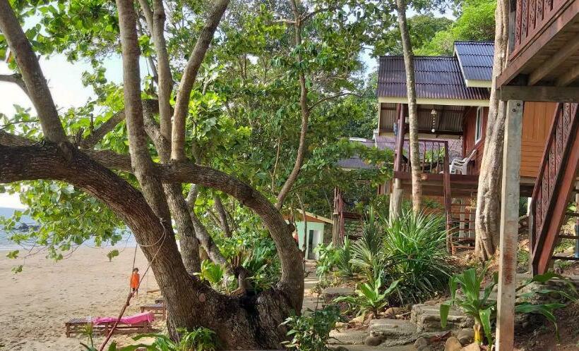 膳宿费 Kohjum Seafront Resort