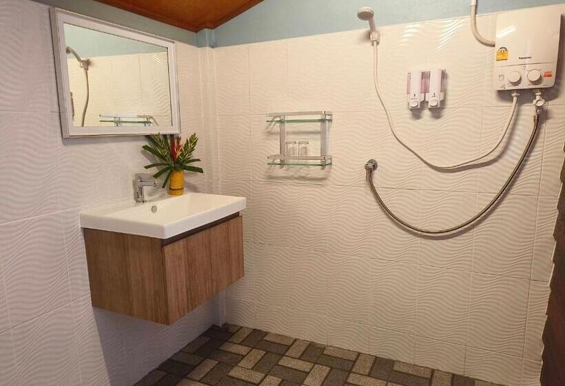 膳宿费 Kohjum Seafront Resort