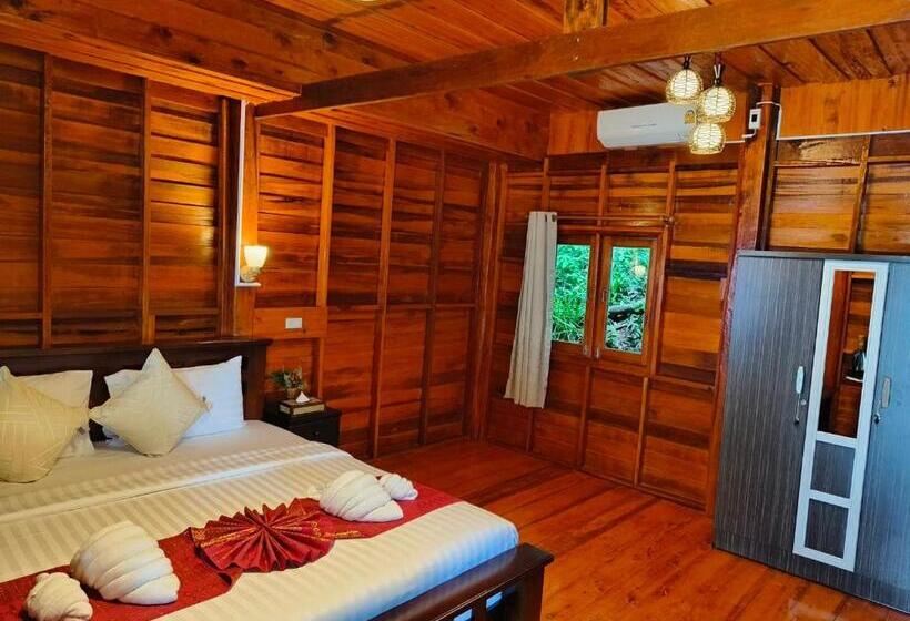 膳宿费 Kohjum Seafront Resort