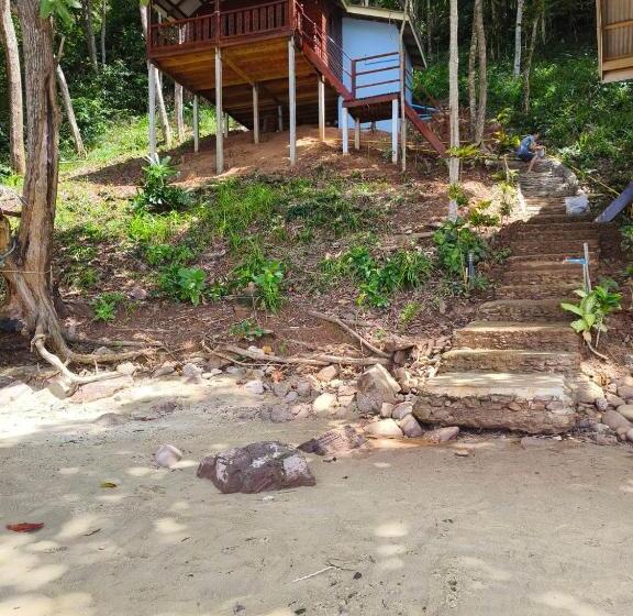 膳宿费 Kohjum Seafront Resort