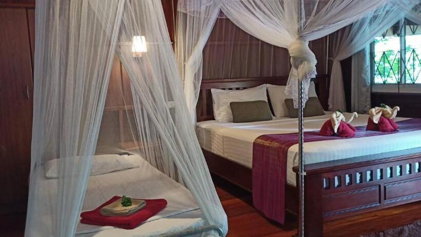 膳宿费 Kohjum Seafront Resort