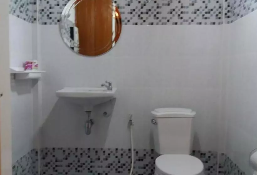 پانسیون Kohjum Seafront Resort