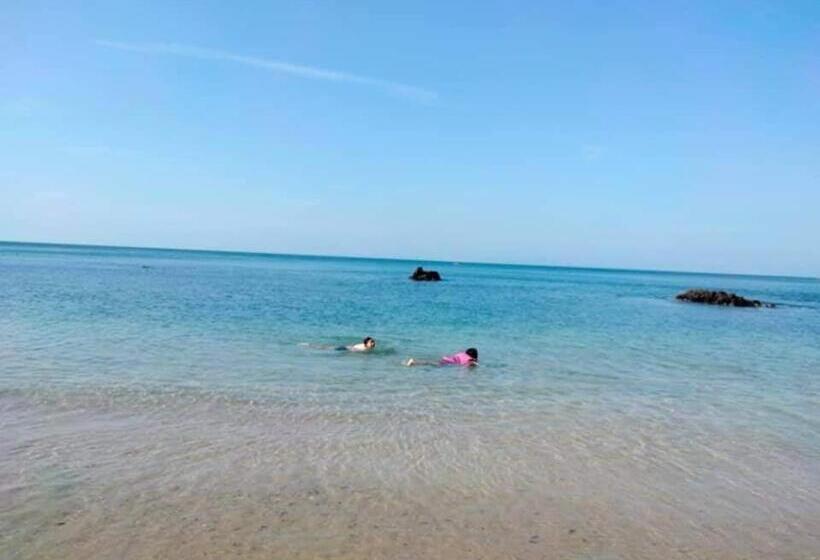 膳宿费 Kohjum Seafront Resort