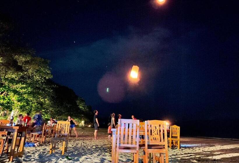 膳宿费 Kohjum Seafront Resort