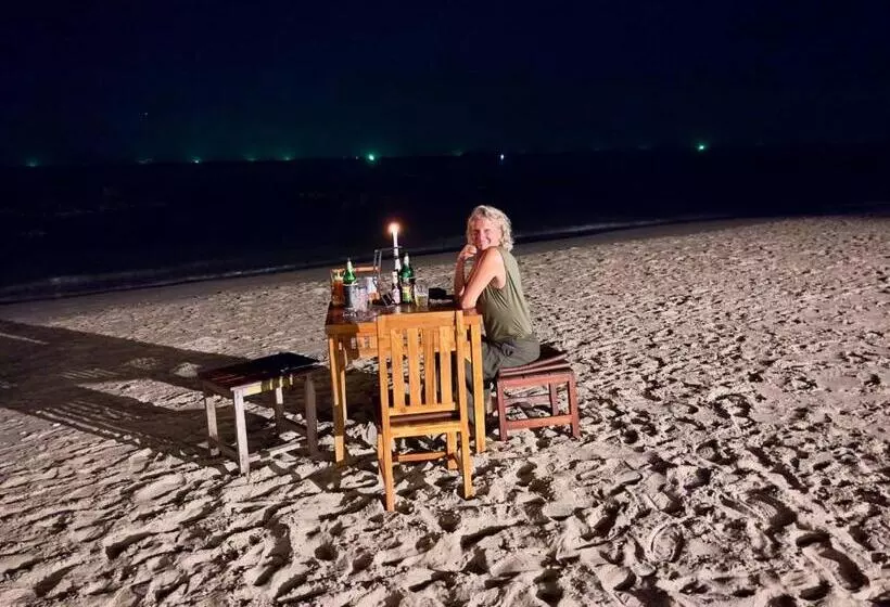 پانسیون Kohjum Seafront Resort