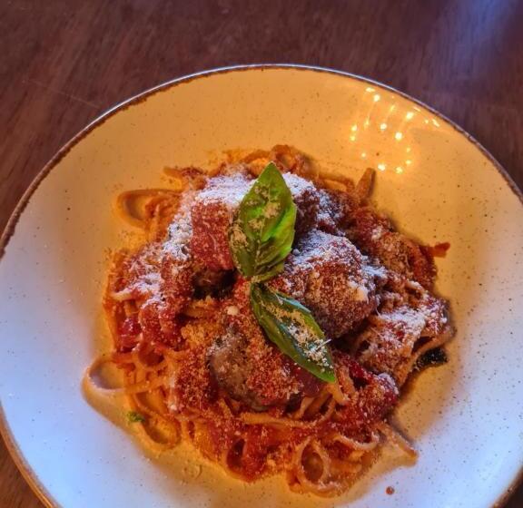 The Canalside B&b At The Auld Shebeen Bar