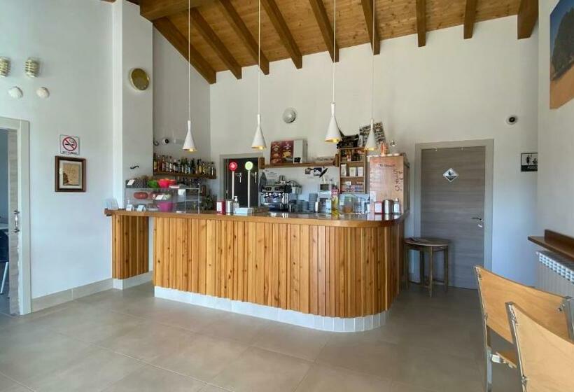 Albergue De Peregrinos Fuente Sidres