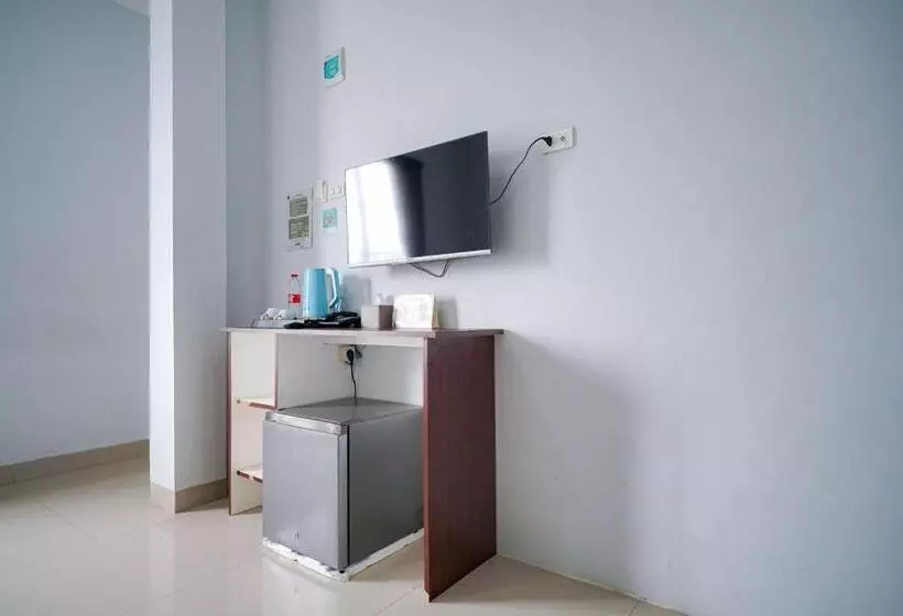 Hotelli Reddoorz Premium At Raja Hostel Syariah