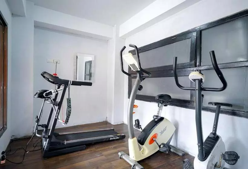 Hotelli Reddoorz Premium At Raja Hostel Syariah