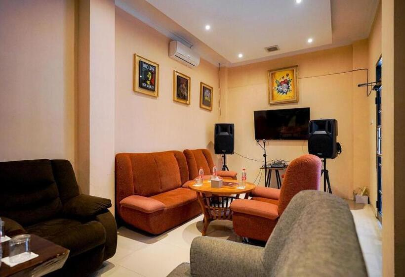 酒店 Reddoorz Premium At Raja Hostel Syariah