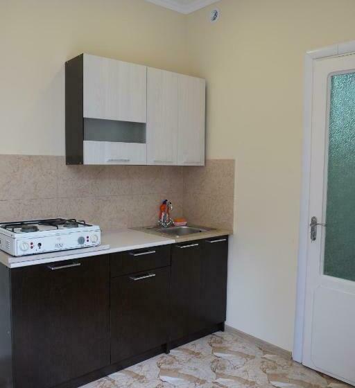 پانسیون Guest House Kumayri