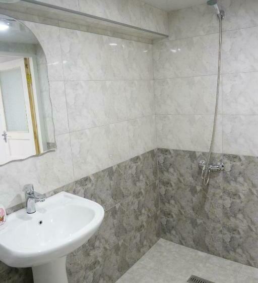 پانسیون Guest House Kumayri