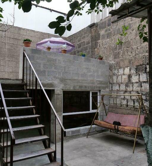 پانسیون Guest House Kumayri