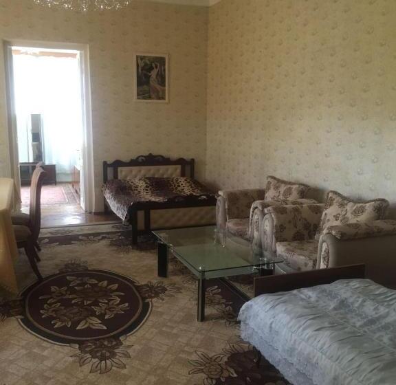 پانسیون Guest House Kumayri