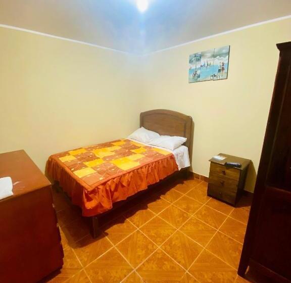 بنسيون Hospedaje Anais