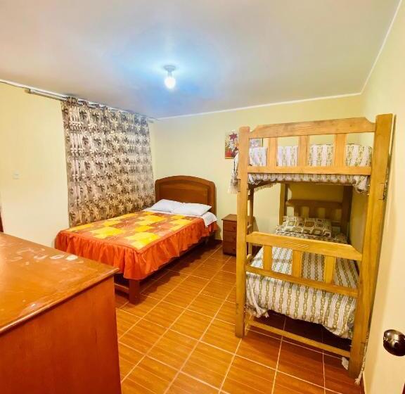 بنسيون Hospedaje Anais