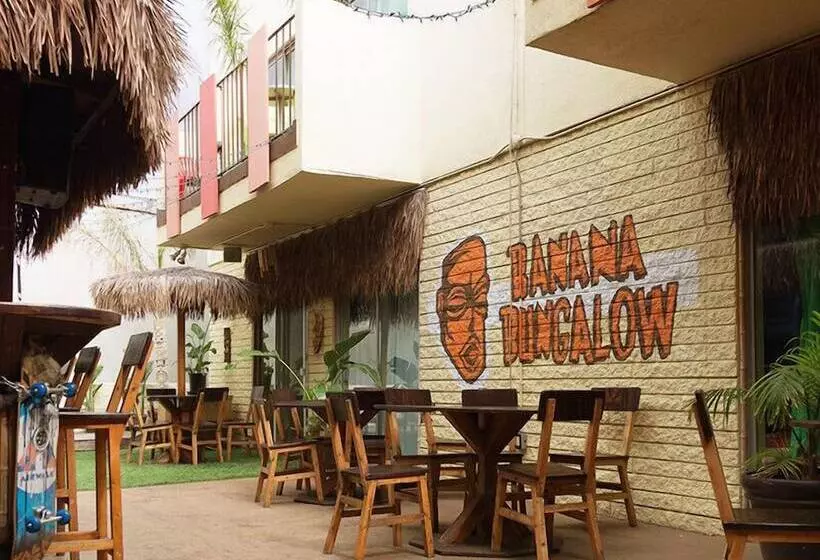 Banana Bungalow West Hollywood Hotel & Hostel