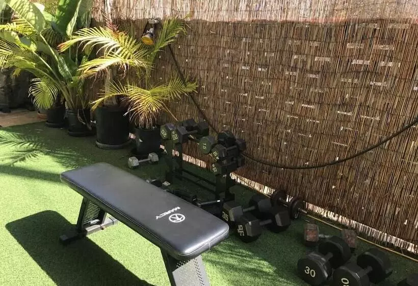 Banana Bungalow West Hollywood Hotel & Hostel