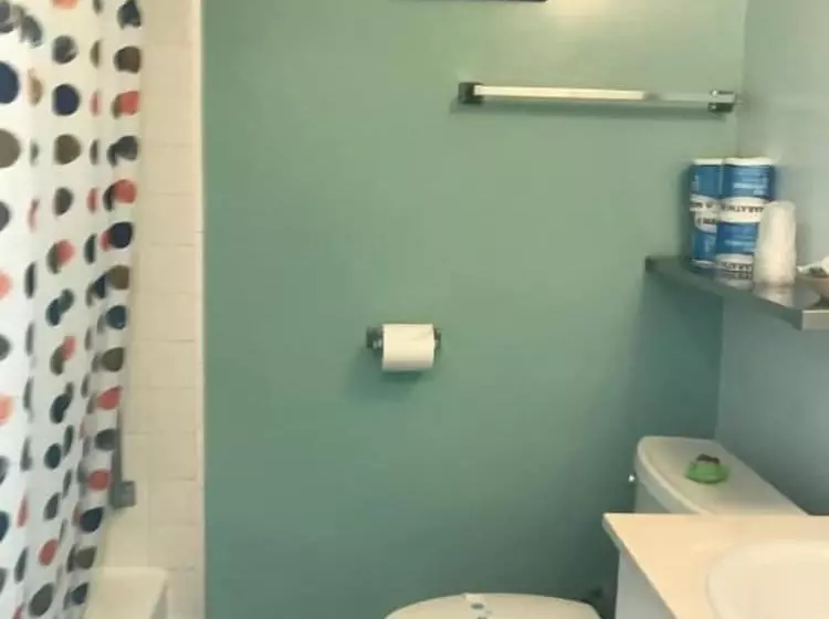 Banana Bungalow West Hollywood Hotel & Hostel