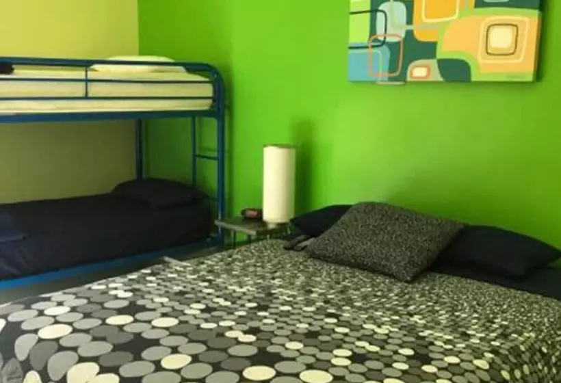 Banana Bungalow West Hollywood Hotel & Hostel