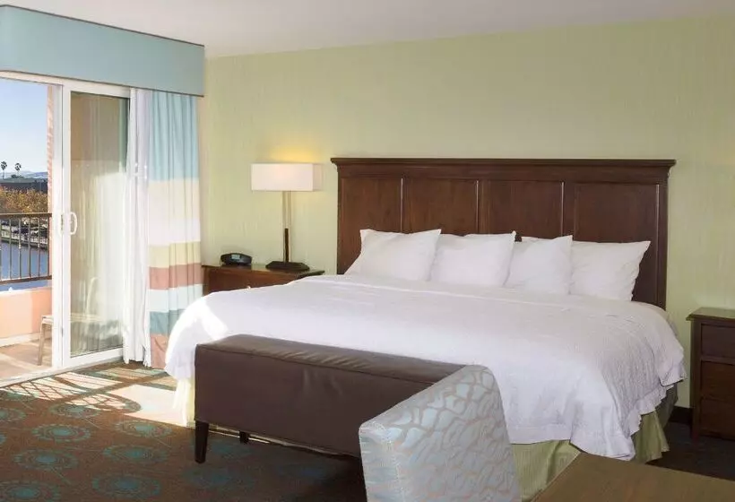 Hampton Inn & Suites Suisun City Waterfront